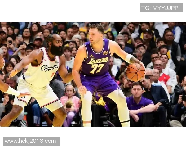 洛城德比暗流涌动！东契奇约会好莱坞女星，快船更衣室爆发冲突，明日对决堪比大片