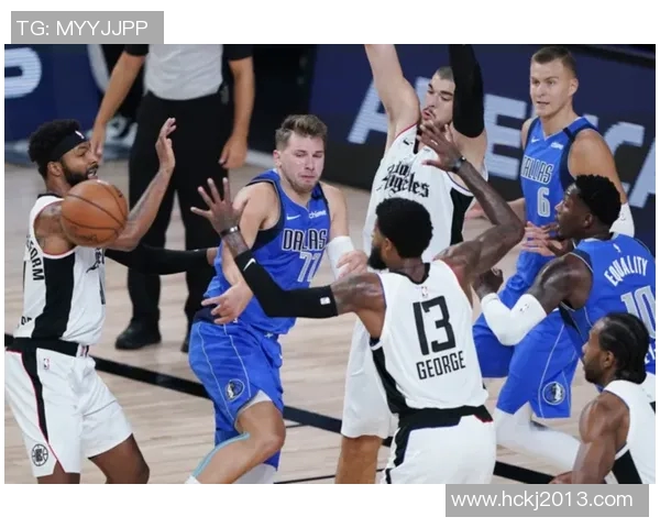 达拉斯独行侠的至暗时刻:解析戴维斯跟腱危机与球队锋线困局 达拉斯独行侠的至暗时刻:解析戴维斯跟腱危机与球队锋线困局